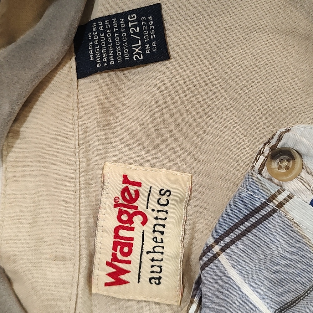Wrangler button down - Picture 4 of 5